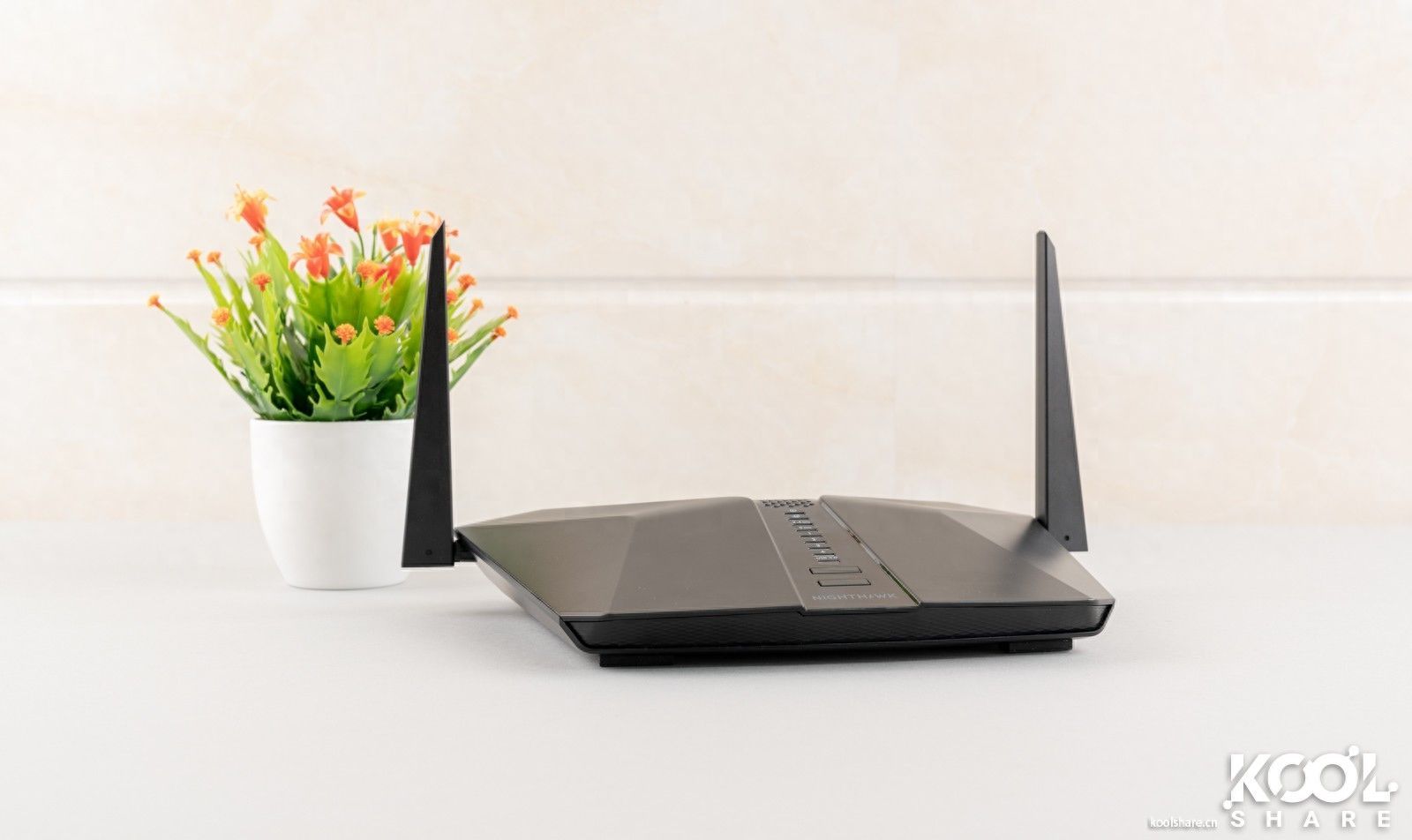 NETGEAR Nighthawk X4S AC3200 ：Netgear 网件 RAX40 AX3000规格 无线路由器 开箱拆解评测插图2