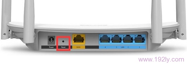 按住Reset按钮，把TL-WDR5600恢复出厂设置