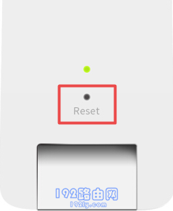 按住Reset按键，恢复出厂设置