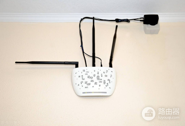 无线路由器摆放在哪里信号最好(无线路由器放什么位置信号最佳)