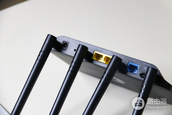 搬家也不当韭菜,蒲公英X4路由器办公顾家两不误