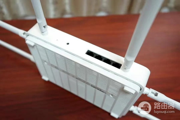 家用软路由的天花板(路由器的天花板)
