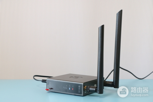 家用路由器的价格享受工业路由器的服务,蒲公英R300A路由器体验
