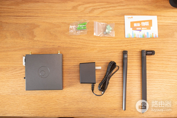 折腾一个工业路由器,4G+智能组网,蒲公英R300A体验