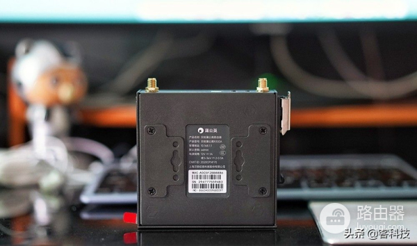 工业路由器很牛么?蒲公英R300A体验,4G、组网都牛