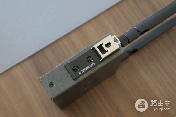 不用网线也能发出WiFi信号,蒲公英 R300A 4G工业路由器为何这么强