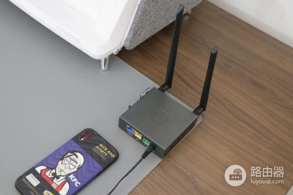 不用网线也能发出WiFi信号,蒲公英 R300A 4G工业路由器为何这么强