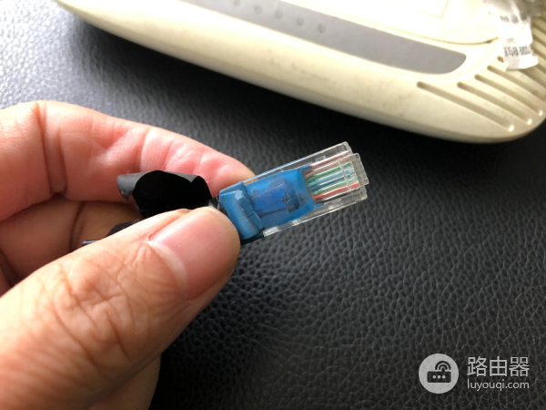 路由器WiFi信号差上网慢(路由器wifi很慢)