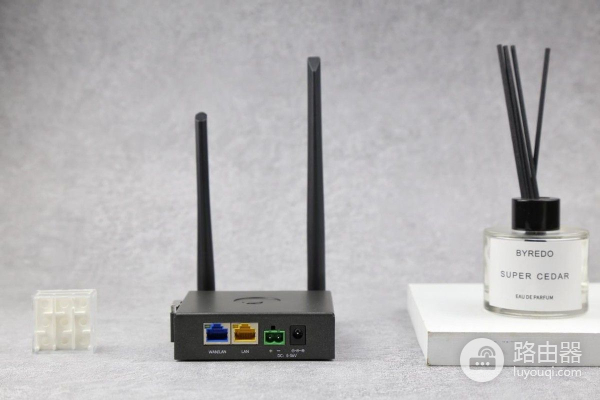 支持4G全网通 一招鲜搞定WIFI难题,蒲公英R300A 4G工业路由器体验