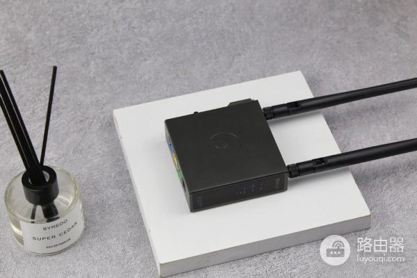 支持4G全网通 一招鲜搞定WIFI难题,蒲公英R300A 4G工业路由器体验