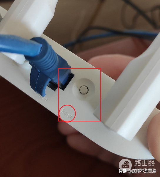 使用手机如何设置路由器WIFI无线网络(用手机路由器怎么设置无线网络)