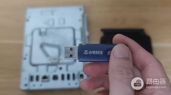 单网口软路由配置方法(单网口主机做软路由)