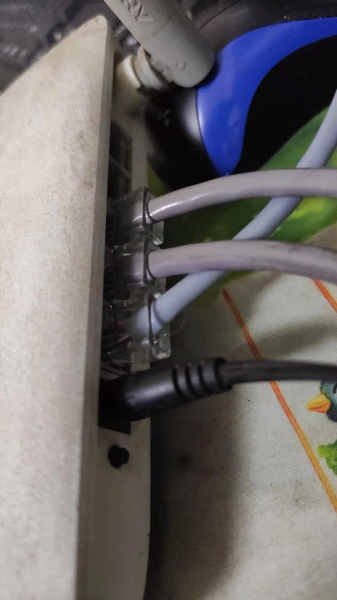 无线路由器老是掉线连不上(无线路由老是掉线,上不了网)