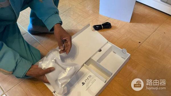 玩家为买PS5绞尽脑汁,骗妻子说是路由器