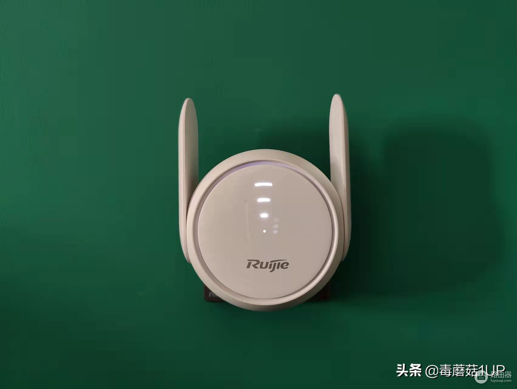 为了覆盖要多拼？锐捷小兔子WiFi信号放大器拆解报告