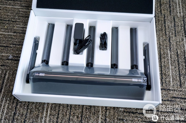 B站UP主人手一个?小米AX6000增强版路由器拆解测试