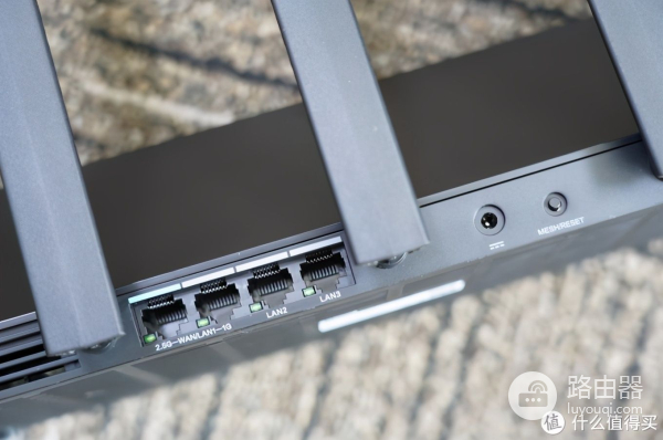 B站UP主人手一个?小米AX6000增强版路由器拆解测试