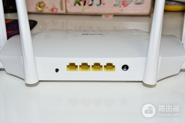 百元千兆路由(100左右千兆路由器信号哪个好)