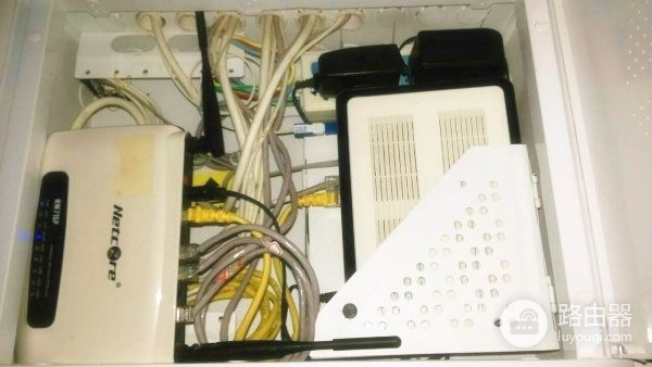 路由器应该放在哪(路由器装在哪个电源上)