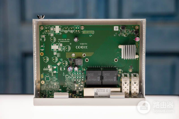 你会选择弱电箱交换机吗(弱电箱需要交换机吗)