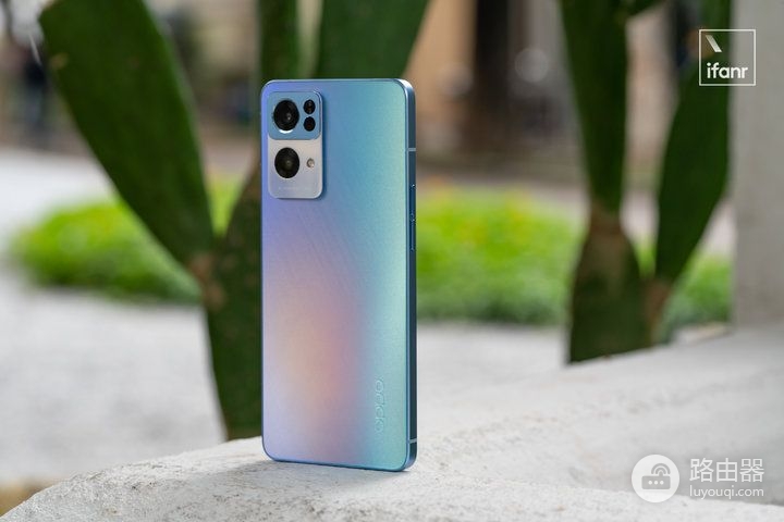OPPO Reno7 Pro 评测：超感光猫眼镜头会发光
