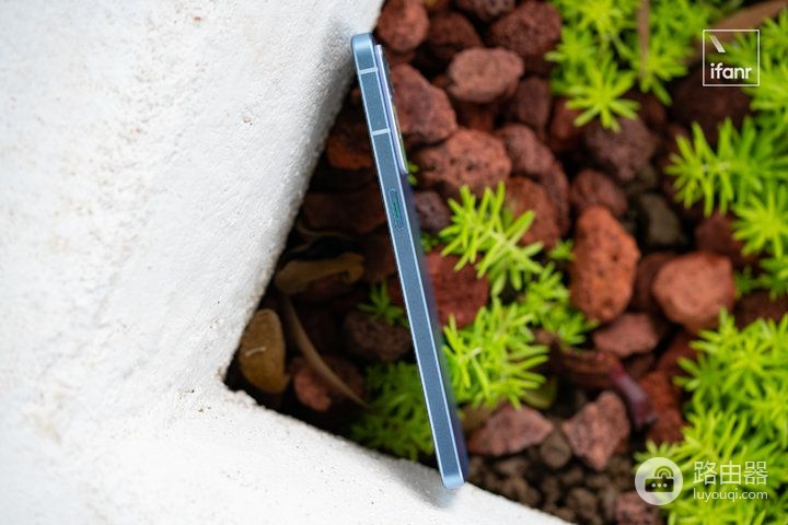 OPPO Reno7 Pro 评测：超感光猫眼镜头会发光