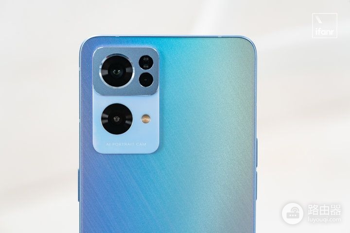 OPPO Reno7 Pro 评测：超感光猫眼镜头会发光