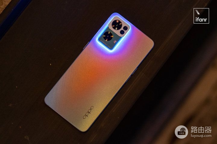 OPPO Reno7 Pro 评测：超感光猫眼镜头会发光