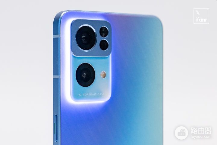 OPPO Reno7 Pro 评测：超感光猫眼镜头会发光