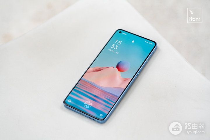 OPPO Reno7 Pro 评测：超感光猫眼镜头会发光