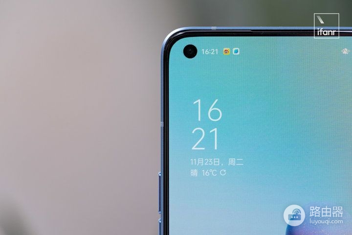 OPPO Reno7 Pro 评测：超感光猫眼镜头会发光