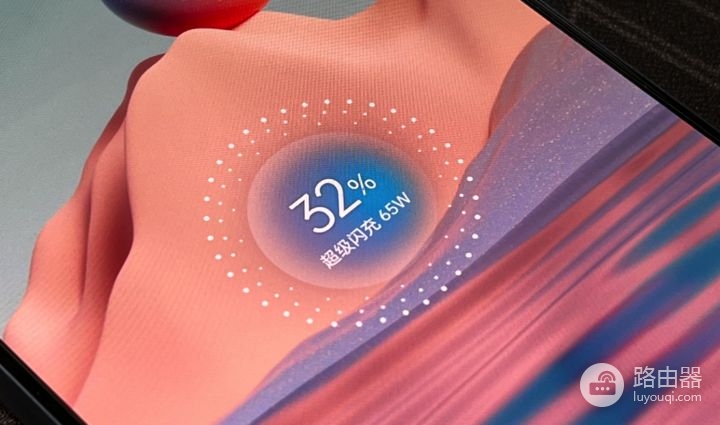 OPPO Reno7 Pro 评测：超感光猫眼镜头会发光