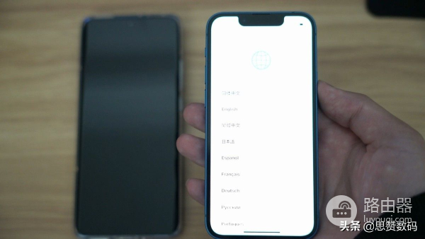 小米12首次体验就翻车?对比苹果iPhone 13mini测评