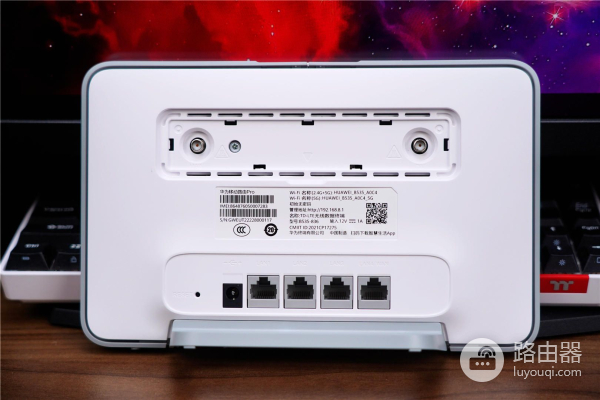 全新华为移动无线路由器Pro发布(华为移动路由器新品)