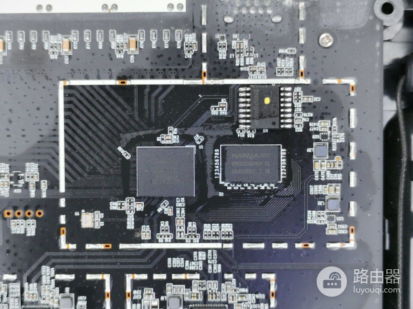 拆解新路由3(新路由3拆天线)