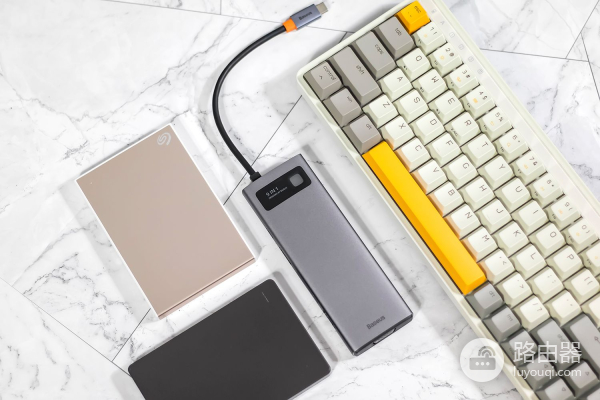 倍思金属微光多功能扩展坞评测(倍思扩展坞怎么样)