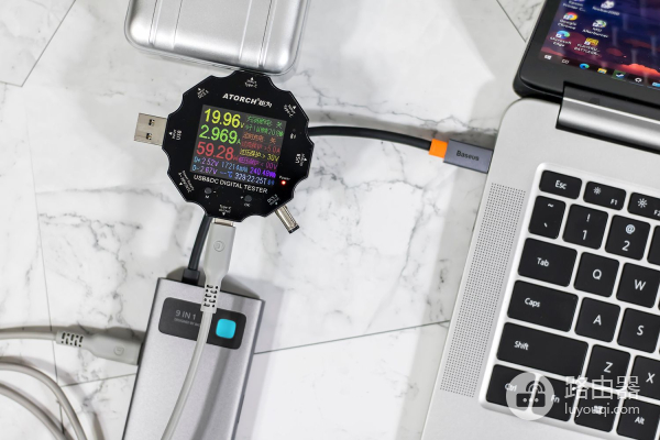 倍思金属微光多功能扩展坞评测(倍思扩展坞怎么样)