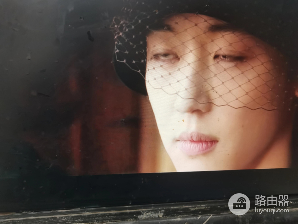 手把手教你用网络盒子连接显示器看电视(网络盒子怎么连接网络看电视)