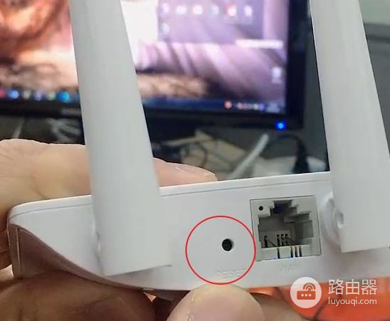 如何才能给路由器恢复出厂设置(怎样给路由器恢复出厂设置)