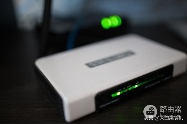 教你给路由器装上电池(教你给路由器装上电池灯)