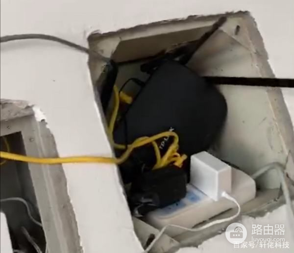 路由器放应该怎样放置(路由器如何摆放位置)