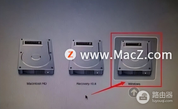 如何在Mac电脑中切换系统(电脑如何切换窗口)
