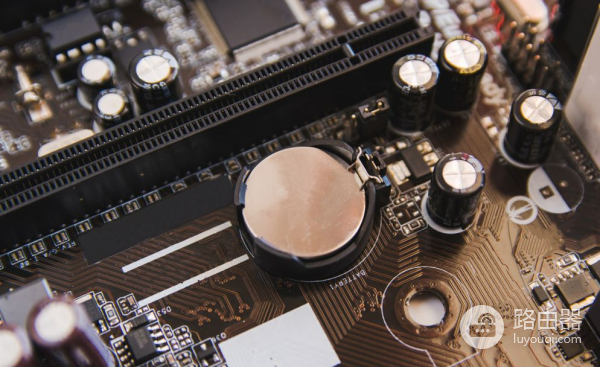 关于笔记本CMOS电池放电方法(如何给电脑放电)