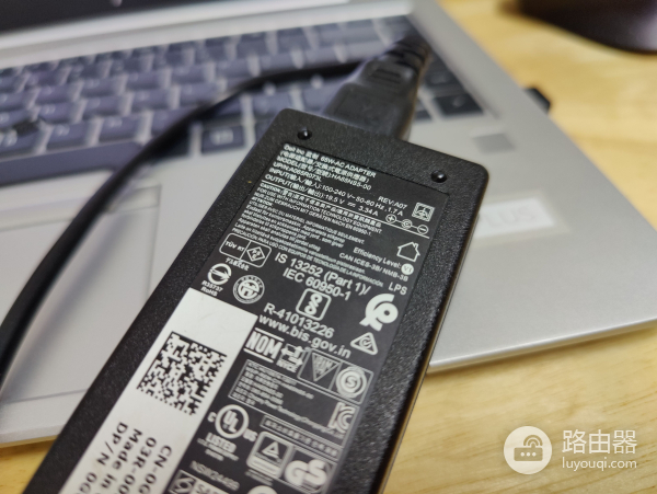 用手机充电器给电脑充电(如何给电脑充电)