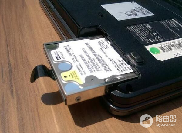 手把手教你如何安装笔记本硬盘(如何安装电脑硬盘)