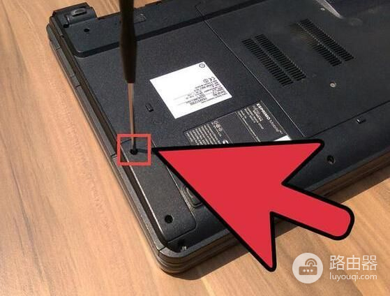 手把手教你如何安装笔记本硬盘(如何安装电脑硬盘)