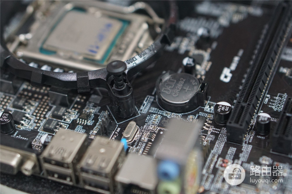 教你如何自己组装一台电脑(如何组装一台电脑)