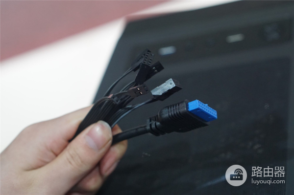 教你如何自己组装一台电脑(如何组装一台电脑)