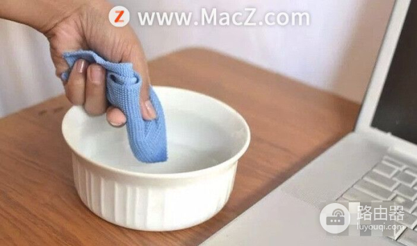 苹果电脑屏幕上的脏污如何清洁(苹果电脑如何清理)