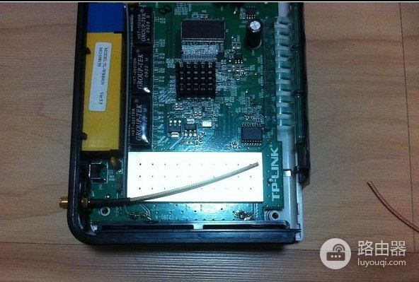 无线路由器外置天线怎么装(无线路由器如何加装外接天线)